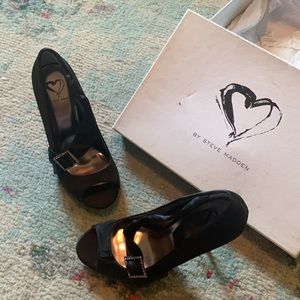 Steve Madden Sinful Wedding Pumps Size 8